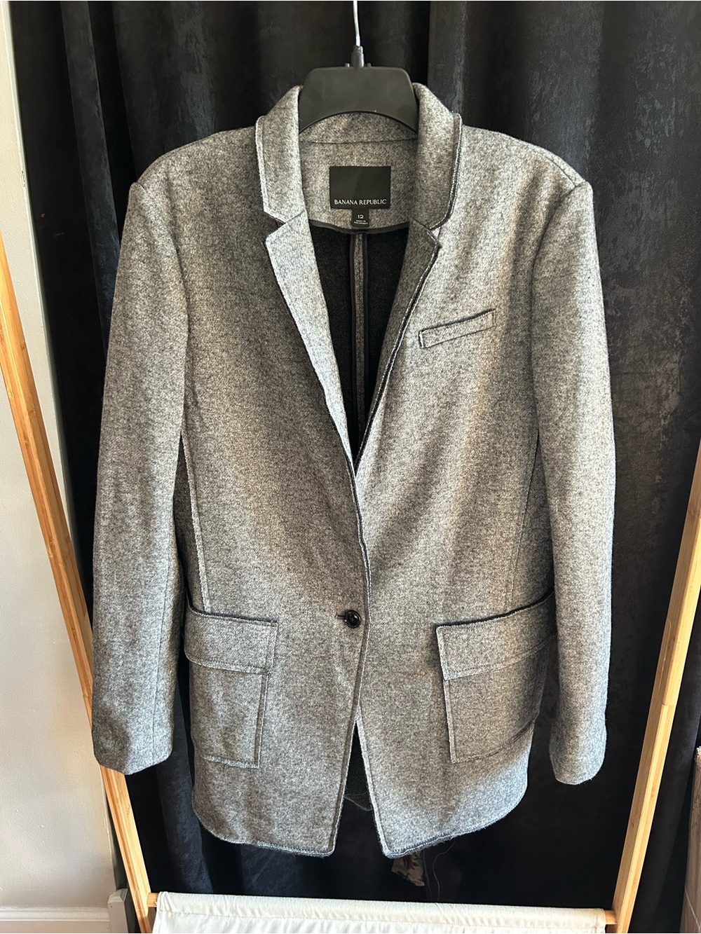 Banana Republic Men's Heather Gray Single-Button Blazer